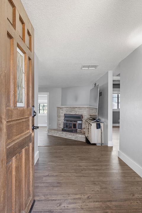 2242 E Howard Ave, Visalia, CA 93292 photo 7