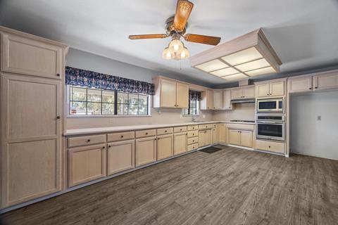 2242 E Howard Ave, Visalia, CA 93292 photo 12