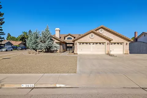 3939 S Vickie Ct, Visalia, CA 93277