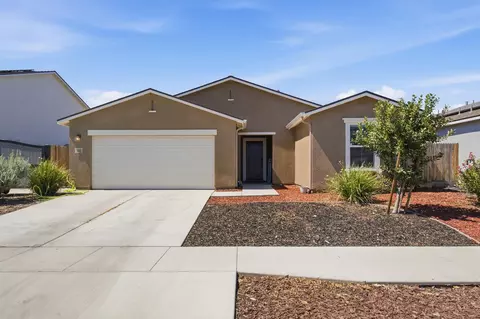 1018 Elkhorn Ave, Visalia, CA 93292