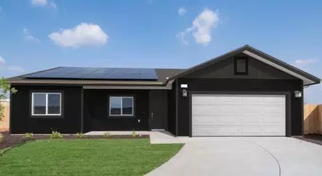 240 Kaweah St, Woodlake, CA 93286