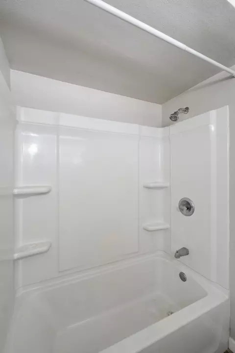 1008 E Myrtle St, Hanford, CA 93230 photo 29