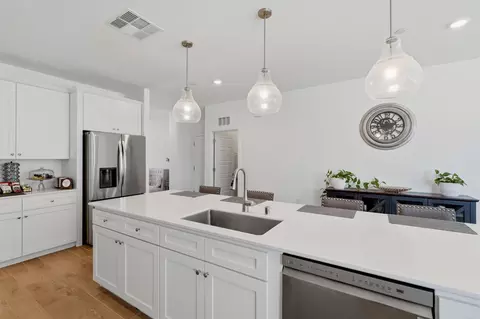 Kitchen - 530 Baylor Dr, Lemoore, CA 93245 photo 5 of 6