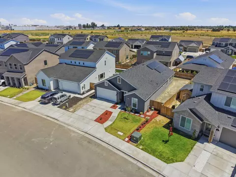 View/Area - 530 Baylor Dr, Lemoore, CA 93245 photo 3 of 9