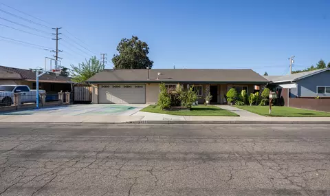 823 W Kanai Ave, Porterville, CA 93257