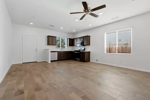 554 Green Ln, Lemoore, CA 93245 photo 7