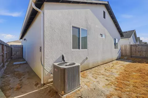 554 Green Ln, Lemoore, CA 93245 photo 21