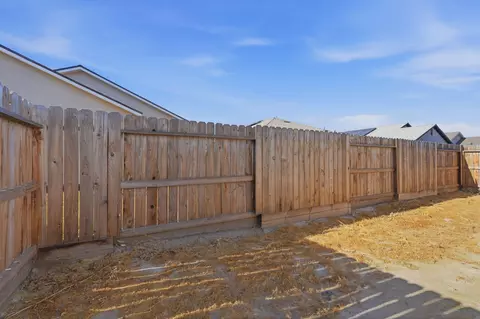 554 Green Ln, Lemoore, CA 93245 photo 23
