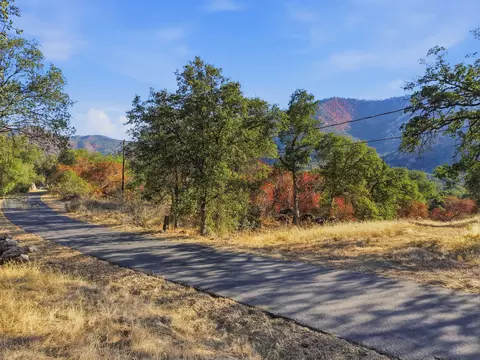 Redbud Trail, Three Rivers, CA 93271 photo 2