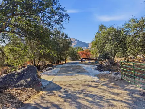 Redbud Trail, Three Rivers, CA 93271 photo 1