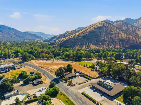 Sierra Drive, Three Rivers, CA 93271 photo 2