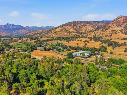 Sierra Drive, Three Rivers, CA 93271 photo 10