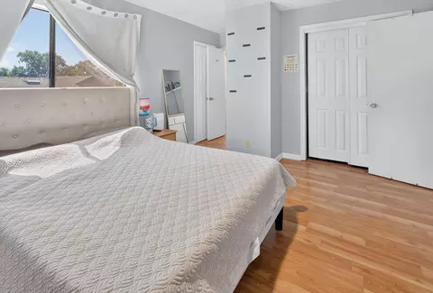 Bedroom - 924 E Oakridge Ave, Visalia, CA 93292 photo 1 of 5