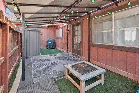 Exterior - 924 E Oakridge Ave, Visalia, CA 93292 photo 6 of 10