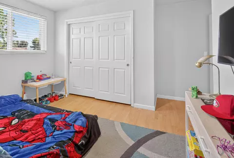 Bedroom - 924 E Oakridge Ave, Visalia, CA 93292 photo 2 of 5