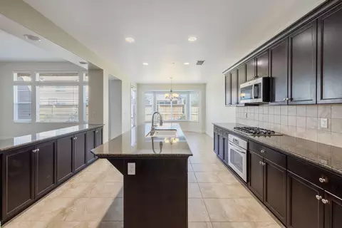Kitchen - 3825 Chessa Ln, Clovis, CA 93619 photo 3 of 5