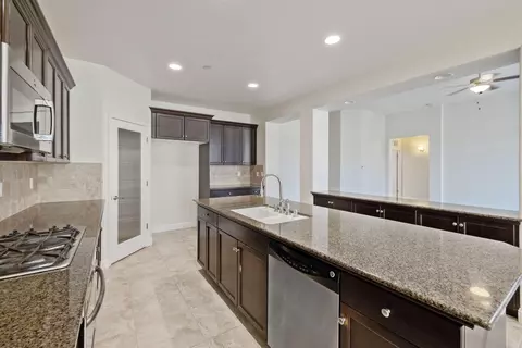 Kitchen - 3825 Chessa Ln, Clovis, CA 93619 photo 4 of 5