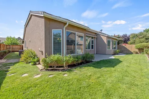 Exterior - 3825 Chessa Ln, Clovis, CA 93619 photo 5 of 7