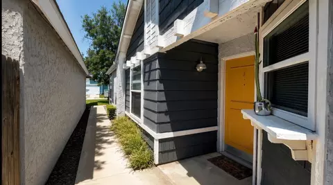 Entry Way - 1403 E Sunnyview Ave, Visalia, CA 93292 photo 2 of 2