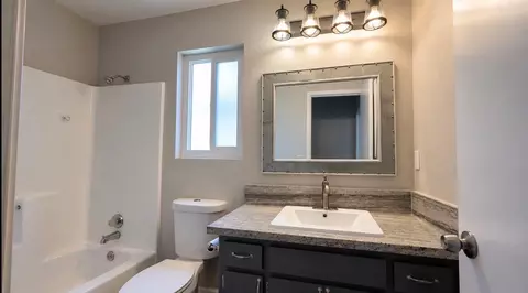 Bath - 1403 E Sunnyview Ave, Visalia, CA 93292 photo 1 of 1