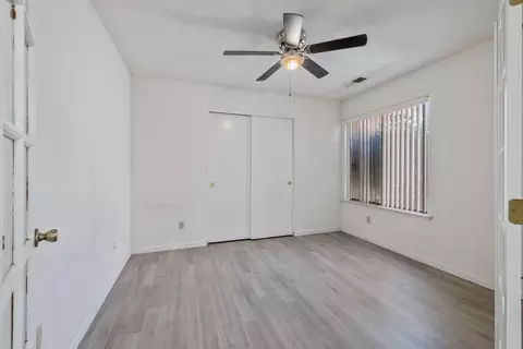 1811 E Vine, Visalia, CA 93292 photo 11