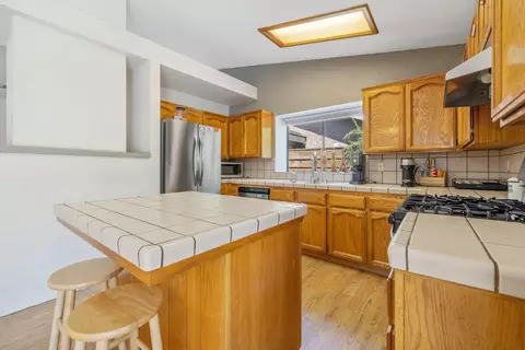 1811 E Vine, Visalia, CA 93292 photo 8