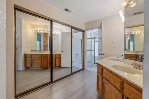 1811 E Vine, Visalia, CA 93292 photo 14
