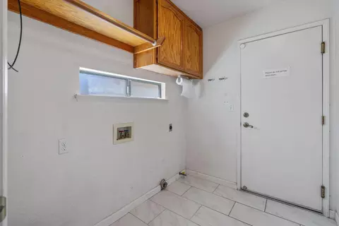 1811 E Vine, Visalia, CA 93292 photo 17