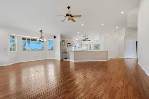 Living - 33485 Globe Dr, Springville, CA 93265 photo 3 of 7