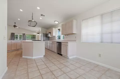 Kitchen - 33485 Globe Dr, Springville, CA 93265 photo 6 of 6