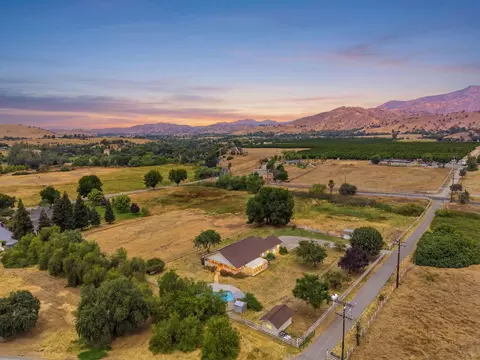View/Area - 33485 Globe Dr, Springville, CA 93265 photo 10 of 12