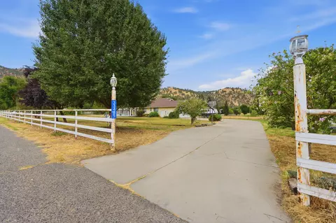 Exterior - 33485 Globe Dr, Springville, CA 93265 photo 1 of 12