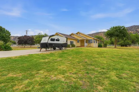 Exterior - 33485 Globe Dr, Springville, CA 93265 photo 3 of 12