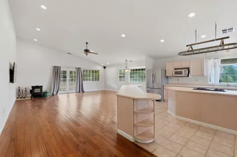 Living - 33485 Globe Dr, Springville, CA 93265 photo 1 of 7