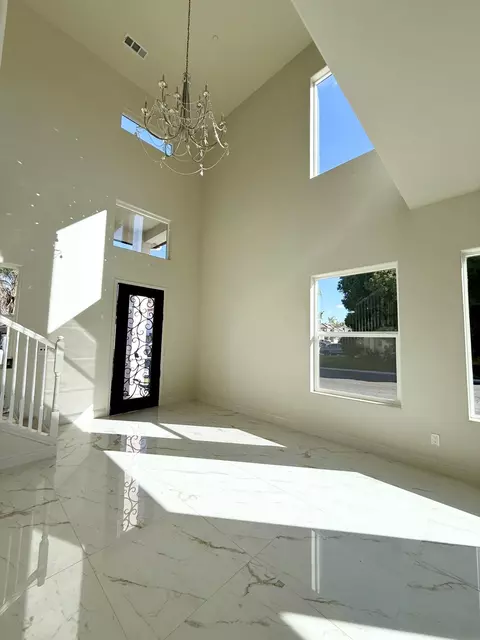 Entry Way - 169 Lake Dr, Lemoore, CA 93245 photo 3 of 3