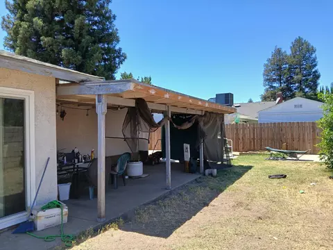 Exterior - 1820 E Ash Ave, Tulare, CA 93274 photo 5 of 5