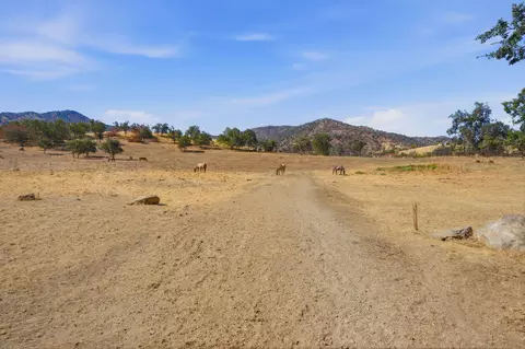 0 Old Three Rivers Rd, Three Rivers, CA 93271 photo 2