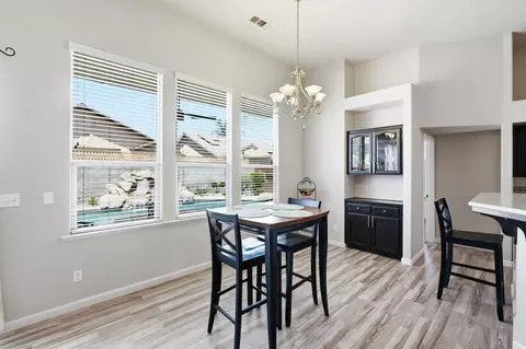 1220 E Copper Ct, Visalia, CA 93292 photo 16