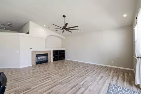 1220 E Copper Ct, Visalia, CA 93292 photo 8