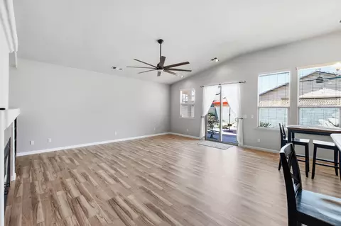 1220 E Copper Ct, Visalia, CA 93292 photo 7