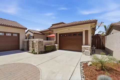 1220 E Copper Ct, Visalia, CA 93292 photo 3