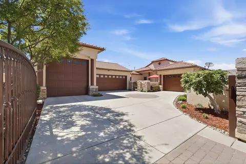 1220 E Copper Ct, Visalia, CA 93292 photo 2