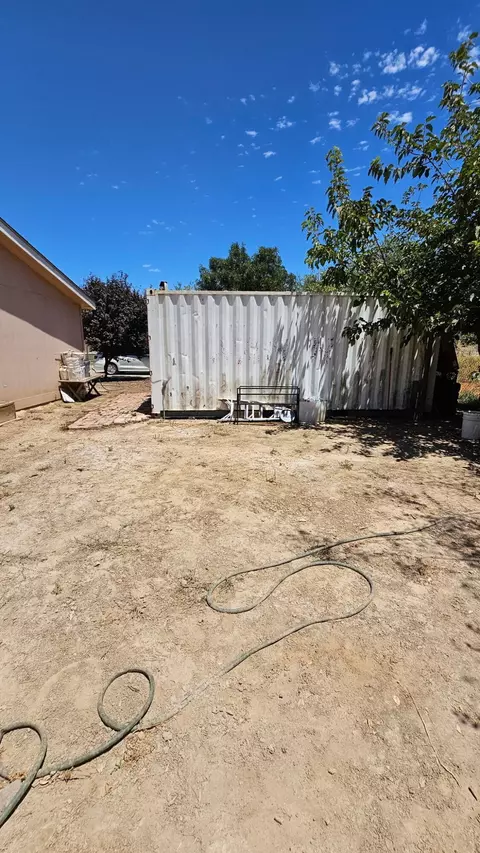 Exterior - 595 N Evans Rd, Tipton, CA 93272 photo 7 of 12