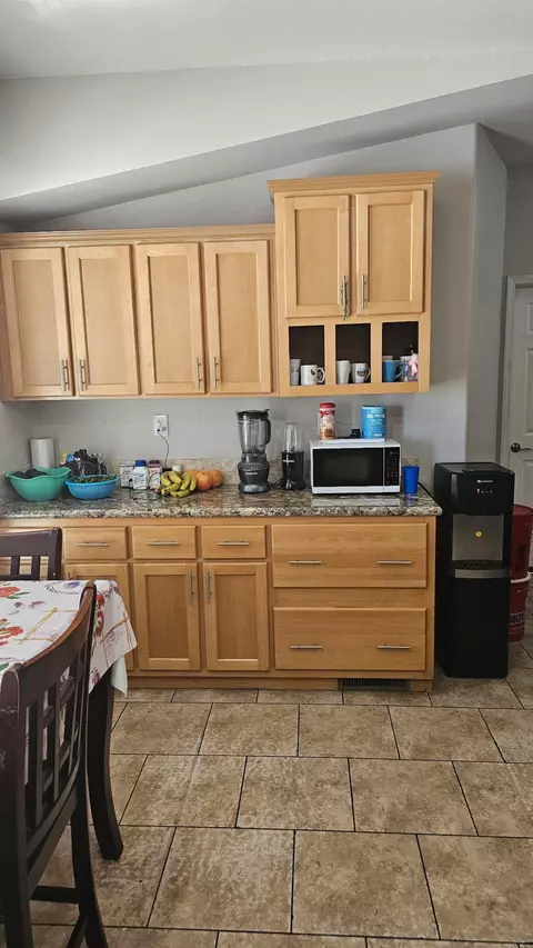 Kitchen - 595 N Evans Rd, Tipton, CA 93272 photo 3 of 5