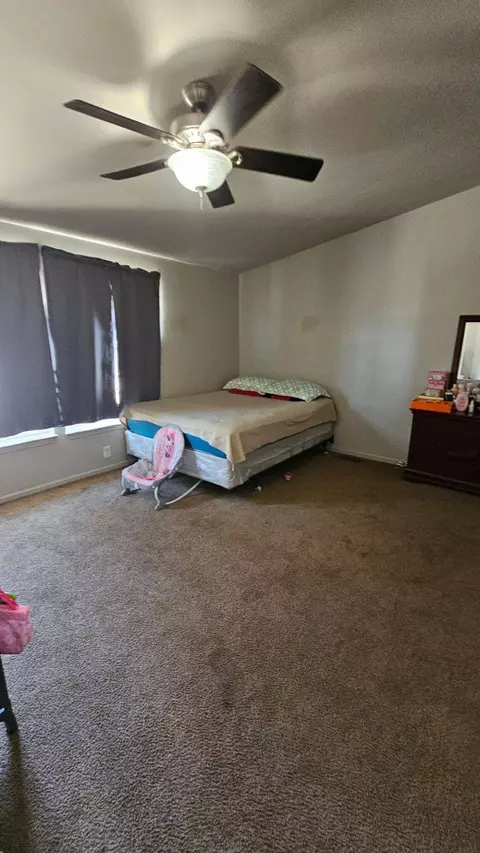 Bedroom - 595 N Evans Rd, Tipton, CA 93272 photo 3 of 3