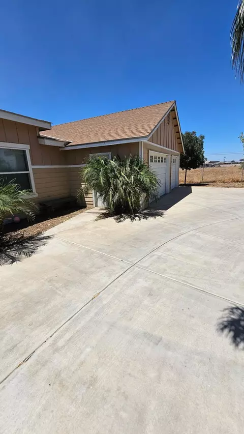 Exterior - 595 N Evans Rd, Tipton, CA 93272 photo 6 of 12