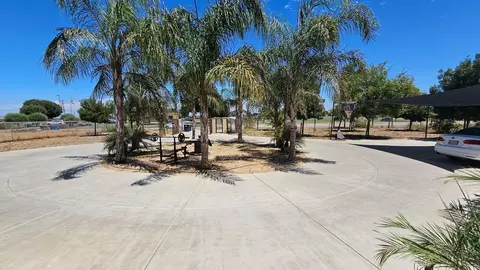 Exterior - 595 N Evans Rd, Tipton, CA 93272 photo 4 of 12