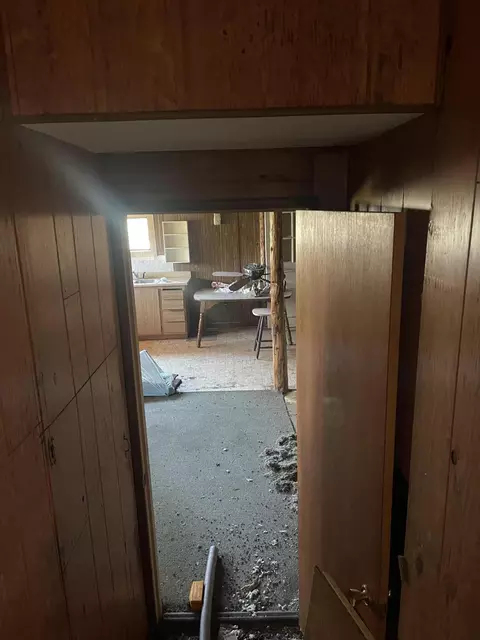 Entry Way - 45003 W Steep Hill Dr, Posey, CA 93260 photo 2 of 3