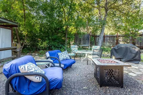 Exterior - 42854 Sierra Dr, Three Rivers, CA 93271 photo 9 of 24