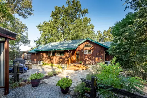 Exterior - 42854 Sierra Dr, Three Rivers, CA 93271 photo 8 of 24